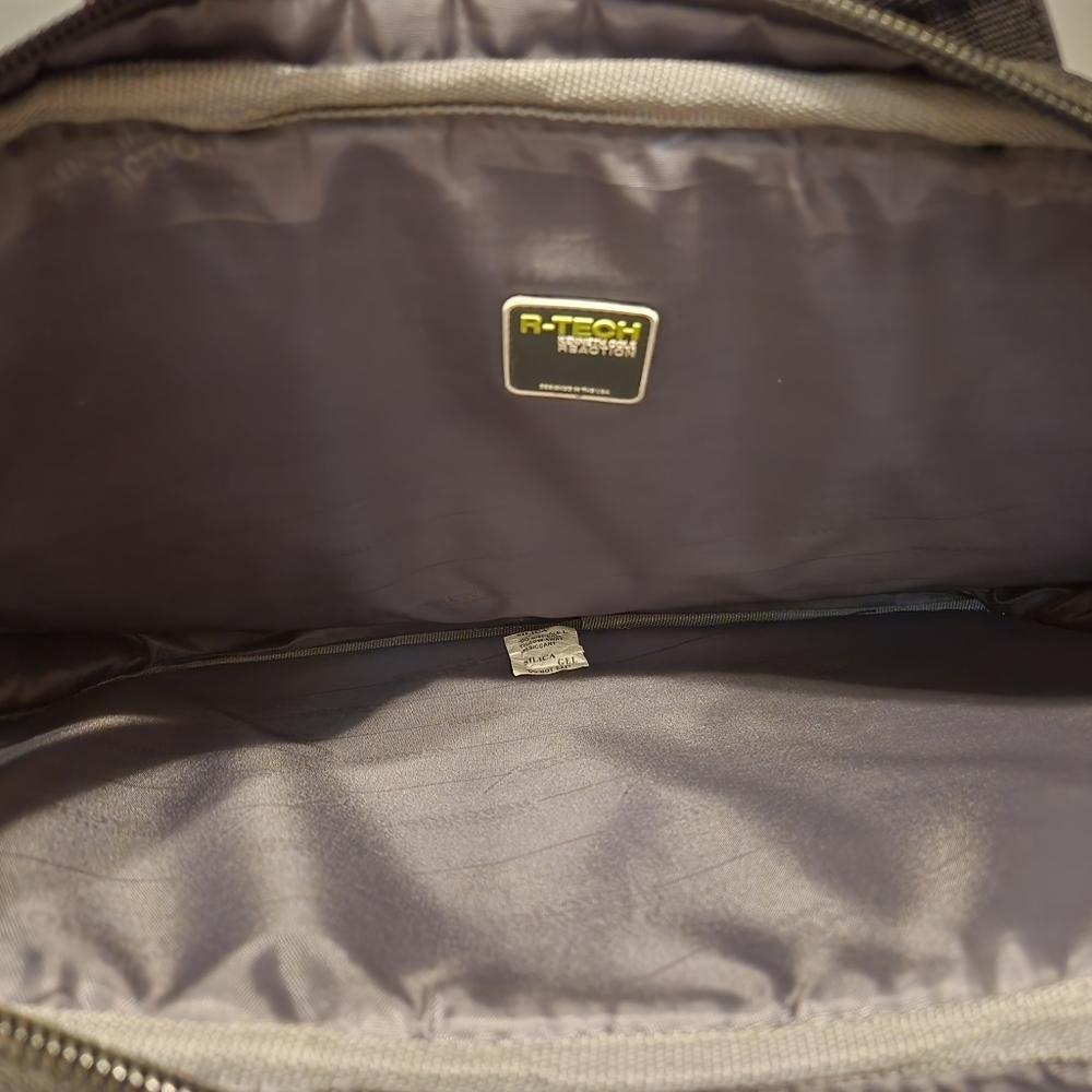 Like New Kenneth Cole Reaction Work Bag with R-tech lining - Picture 7 of 10